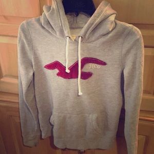 5/25! HOLLISTER girls sweatshirt